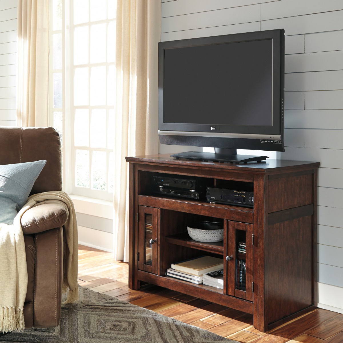 TV plaukts W797 18